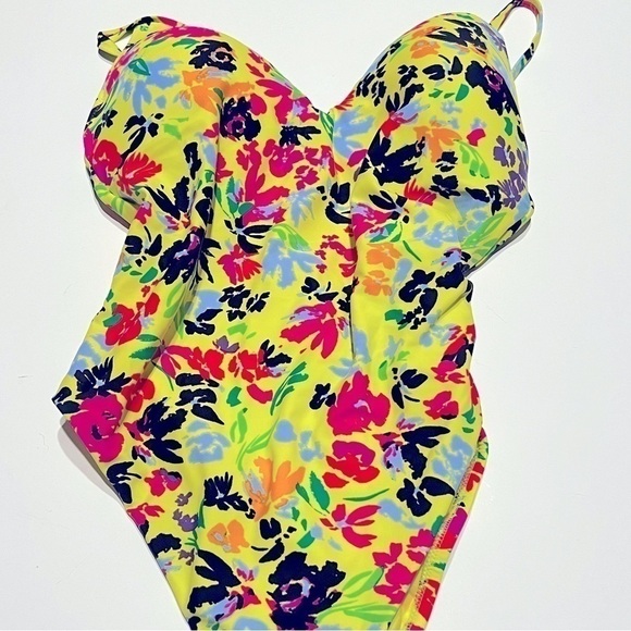 Bar III YELLOW Floral Chic One-Piece Swimsuit, US M New - Picture 6 of 11